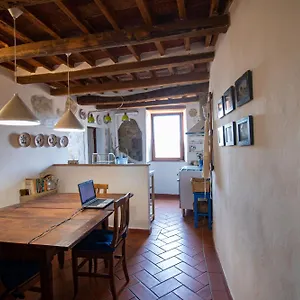  Casa vacanze Casa Tra Le Rondini Italia